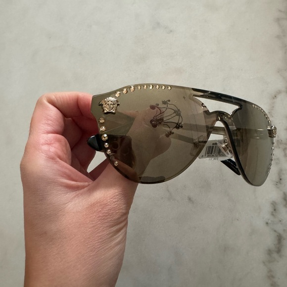 🔥NEW CRYSTAL VERSACE MIRRORED SUNGLASSES 🔥 - Picture 7 of 15
